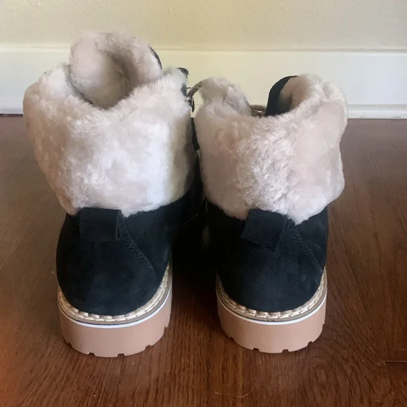 Montelliana NWT boots, beautiful quality and unworn. - Picture 8 of 13